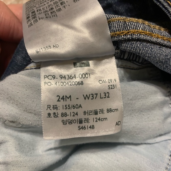 Levi’s Signature modern boot cut jeans. Size 24M. Length is 32in. - Picture 6 of 7